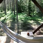 Semesterbostad Tahkuna Tree-house Malvaste