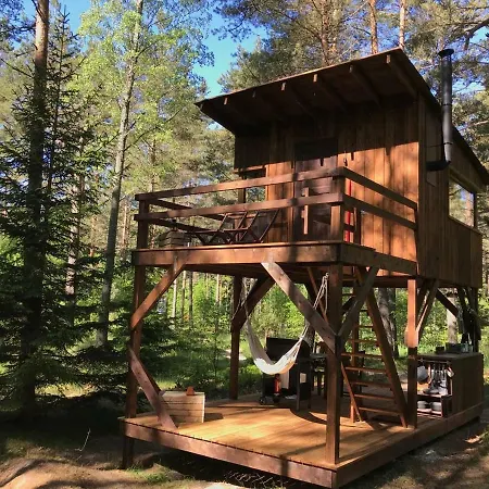 Tahkuna Tree-house Malvaste