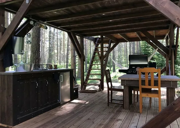 Tahkuna Tree-house Malvaste