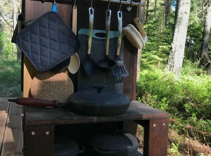 Tahkuna Tree-house Malvaste